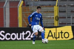 yl7703永利-罗马诺：曼城中场佩罗内1300万欧转会加盟科莫，Here we go！